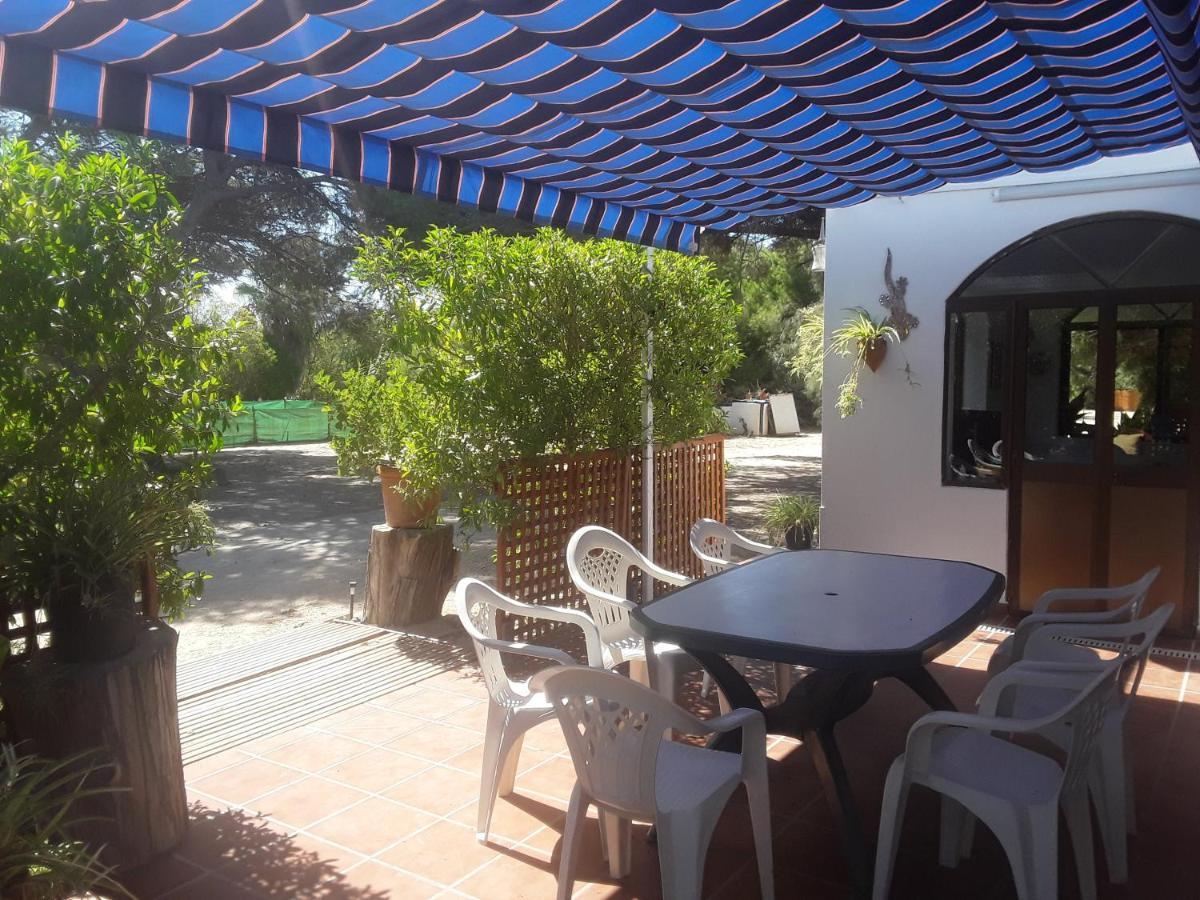 Finca Las Dunas: Beachfront Chalets with Jacuzzis Rota Exterior photo