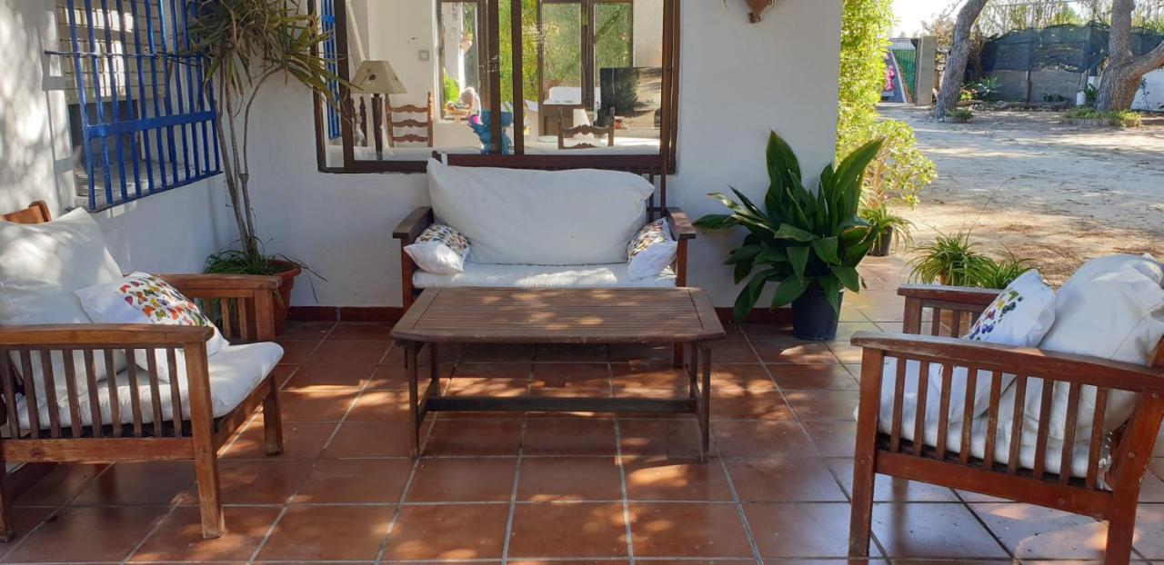 Finca Las Dunas: Beachfront Chalets with Jacuzzis Rota Exterior photo
