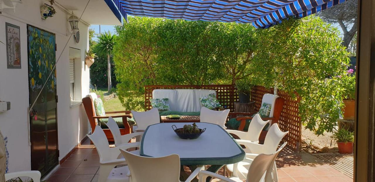 Finca Las Dunas: Beachfront Chalets with Jacuzzis Rota Exterior photo