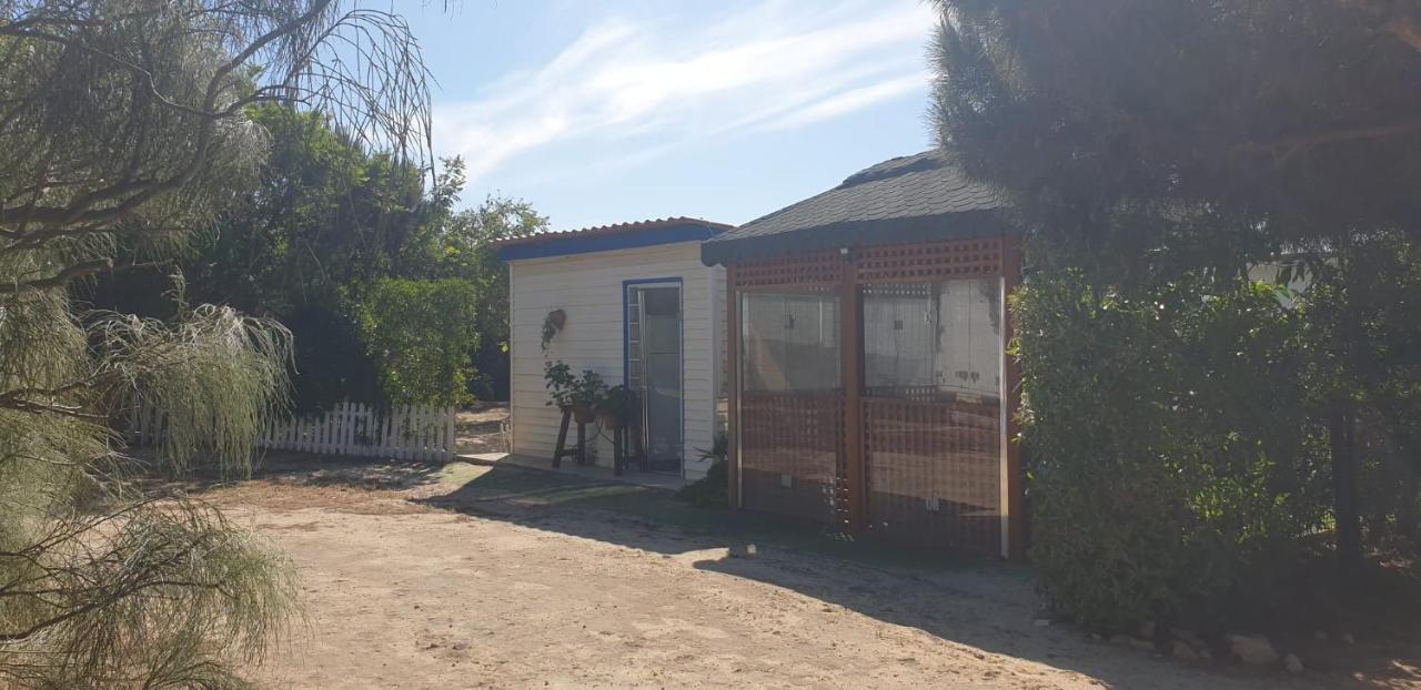 Finca Las Dunas: Beachfront Chalets with Jacuzzis Rota Exterior photo
