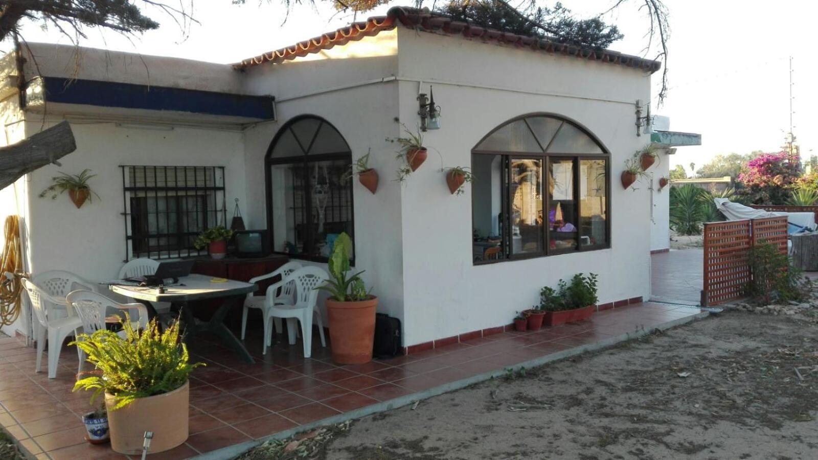 Finca Las Dunas: Beachfront Chalets with Jacuzzis Rota Exterior photo