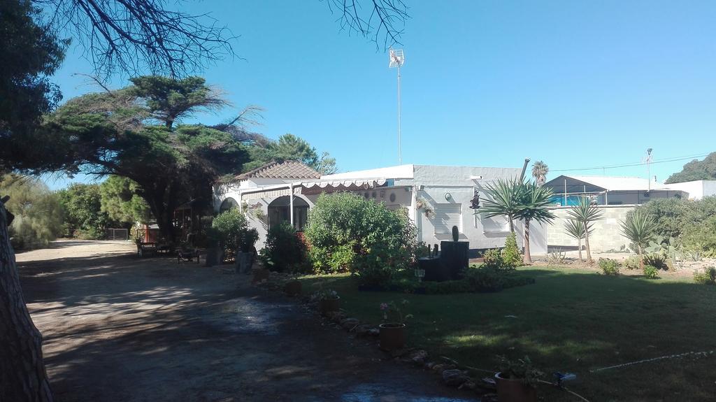 Finca Las Dunas: Beachfront Chalets with Jacuzzis Rota Exterior photo