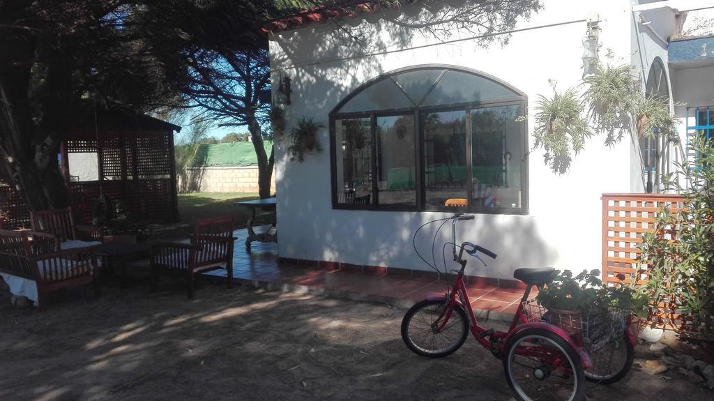 Finca Las Dunas: Beachfront Chalets with Jacuzzis Rota Exterior photo